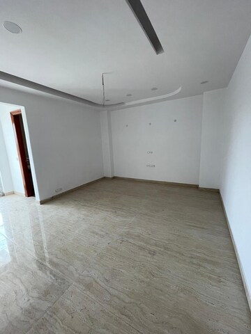 Room in 3.5 BHK Builder Floor at SS Mayfield Gardens, Sector 51 – for Rent