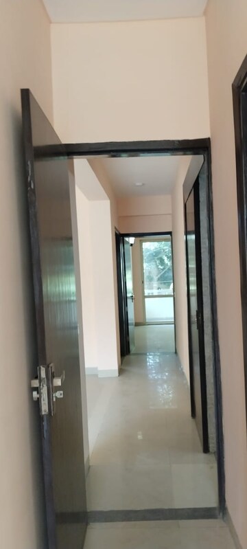 Building Lobby in 3.5 BHK Builder Floor at Uppal Southend, Sector 49 – for Rent