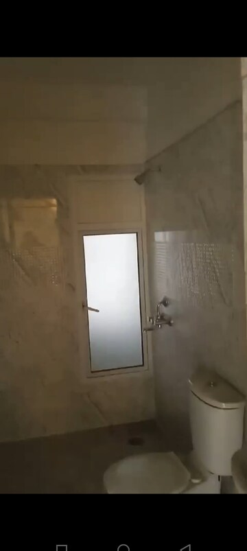 Room in 2.5 BHK Apartment at Prateek Grand City, Siddharth Vihar – for Rent