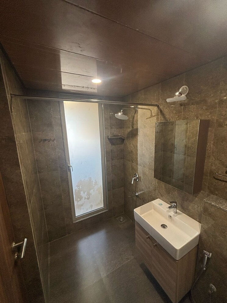 Bathroom, shapoorji-pallonji-epsilon 3 Bedroom 1055 Sq.Ft. Apartment In Kandivali East Mumbai 8739243