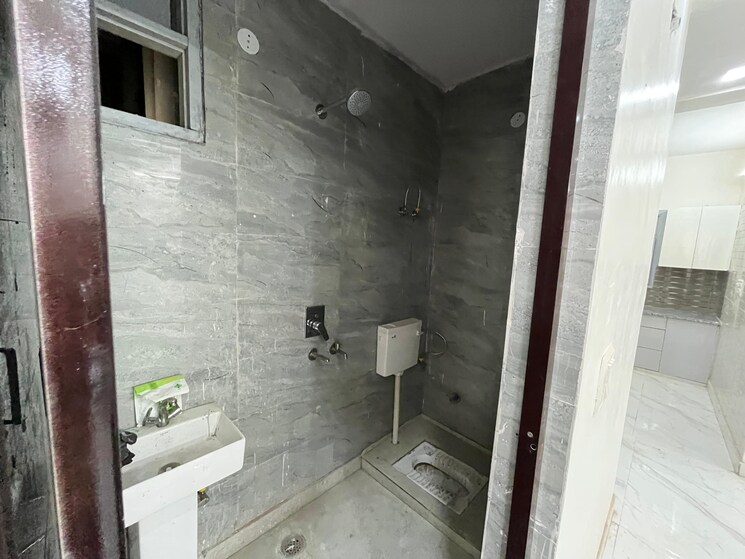 Bathroom, burari 3 Bedroom 810 Sq.Ft. Builder Floor In Burari Delhi 8739350