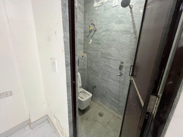Bathroom, burari 3 Bedroom 810 Sq.Ft. Builder Floor In Burari Delhi 8739350