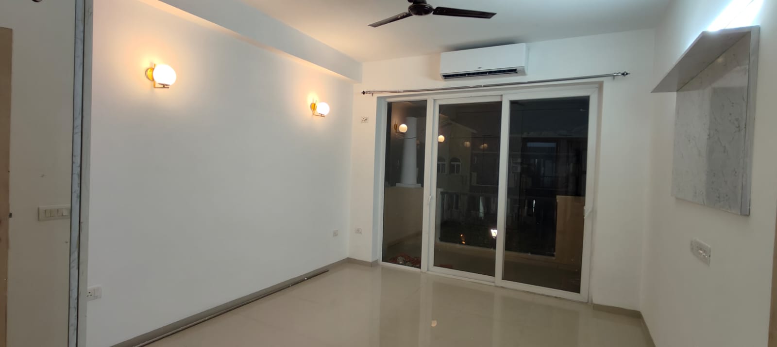 3.5 BHK + Servant Room Builder Floor For Rent in Emaar Emerald Floors Premier