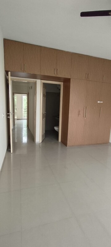 Building Lobby in 3.5 BHK Builder Floor at Emaar Emerald Floors Premier, Sector 65 – for Rent