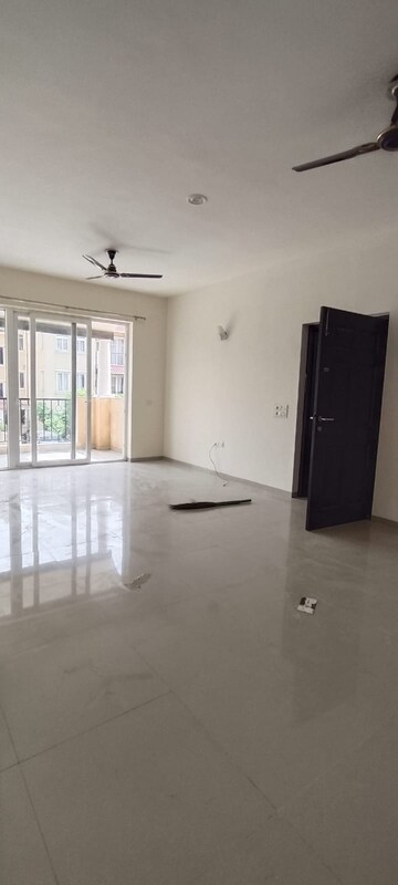 Room in 3.5 BHK Builder Floor at Emaar Emerald Floors Premier, Sector 65 – for Rent