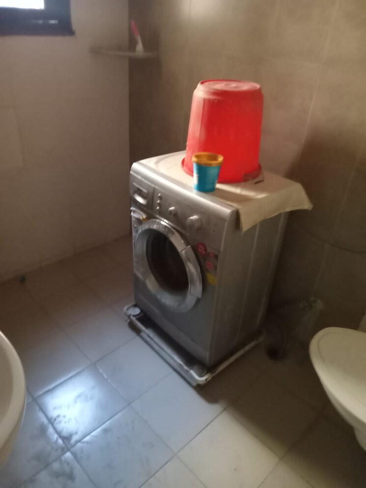 Bathroom, vip road 2 Bedroom 1300 Sq.Ft. Apartment In Vip Road Zirakpur 8739407