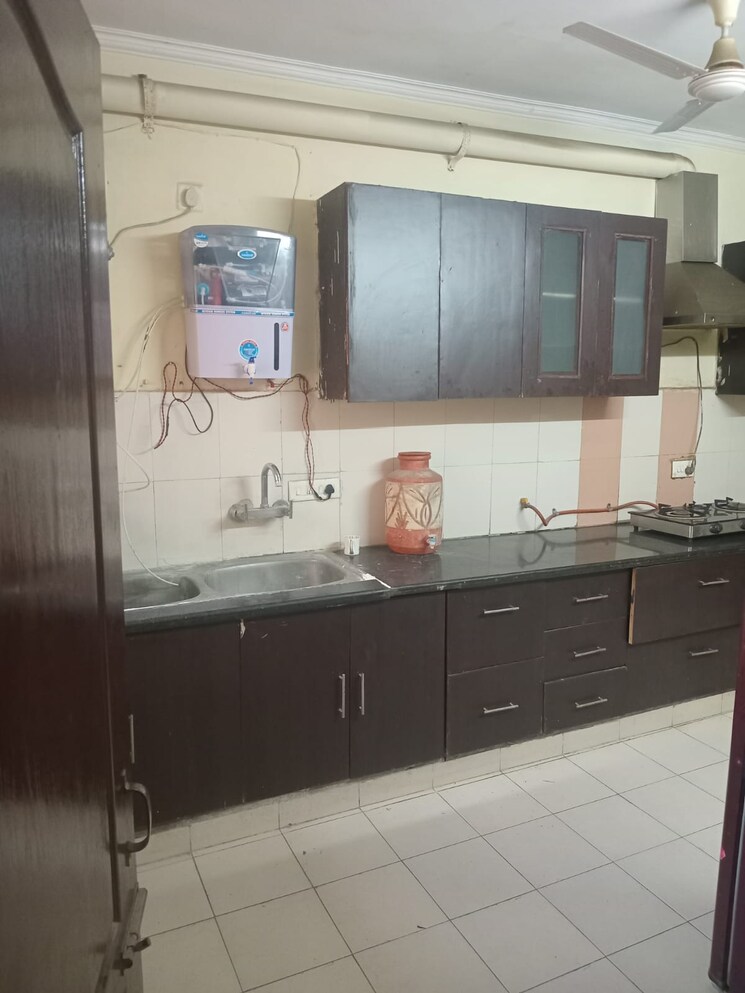 Kitchen, vip road 2 Bedroom 1300 Sq.Ft. Apartment In Vip Road Zirakpur 8739407