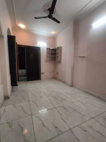 Room in 2 BHK Independent House at Alpha 1 RWA, Alpha 1 Greater Noida – for Rent