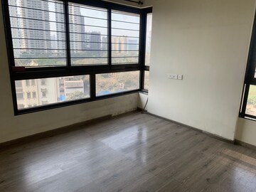Room in 2 BHK Apartment at The Wadhwa Atmosphere, Mulund West – for Rent