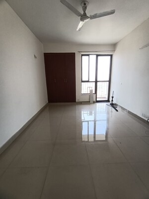 Room in 2 BHK Apartment at Unitech Uniworld Gardens, Sector 47 – for Sale