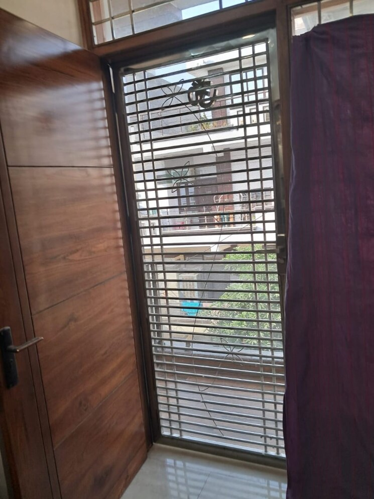 Bathroom, sector 19 3 Bedroom 2000 Sq.Ft. Independent House In Sector 19 Noida 8739423