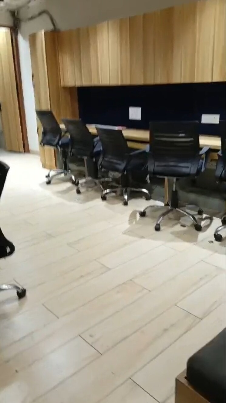 Team Area, bestfield Commercial Office Space 500 Sq.Ft. In Netaji Subhash Place Delhi 8739433