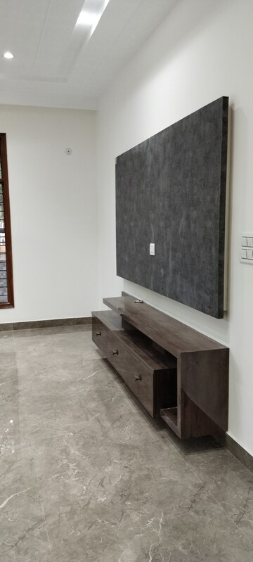 Kitchen in 4 BHK Builder Floor at SS Mayfield Gardens, Sector 51 – for Rent