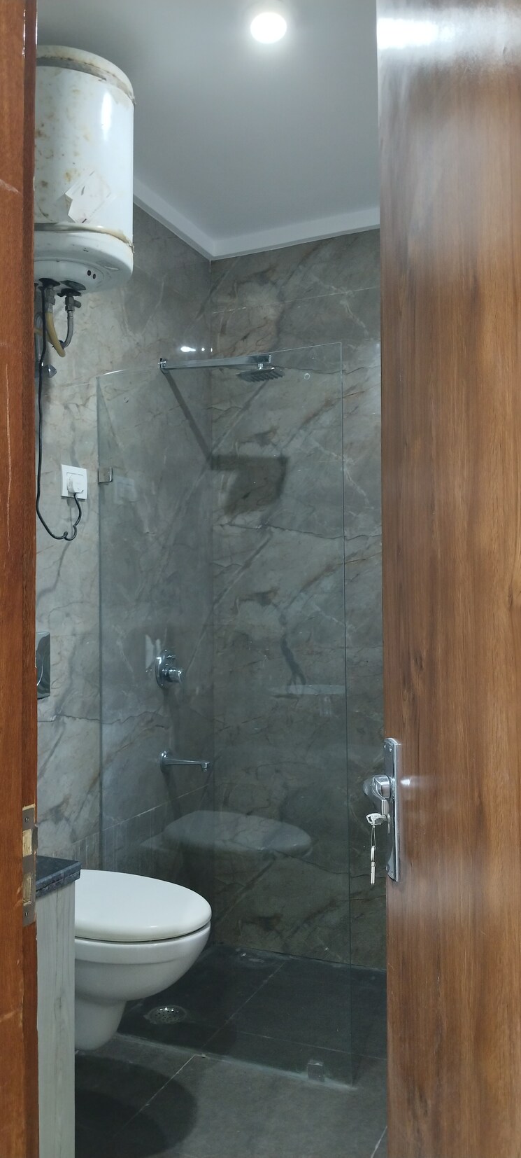 Bathroom, ss-mayfield-gardens 4 Bedroom 2400 Sq.Ft. Builder Floor In Sector 51 Gurgaon 8739427