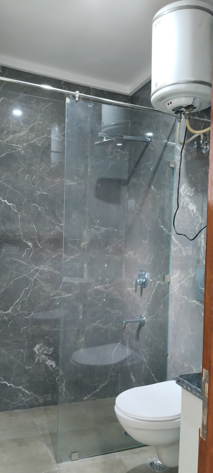 Bathroom, ss-mayfield-gardens 4 Bedroom 2400 Sq.Ft. Builder Floor In Sector 51 Gurgaon 8739427