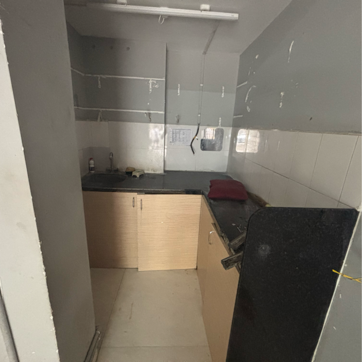 Team Area, kandivali east Commercial Shop 250 Sq.Ft. In Kandivali East Mumbai 8739462