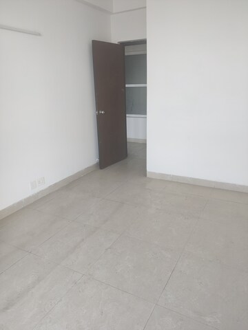 Room in 3 BHK Builder Floor at BPTP Amstoria, Sector 102 – for Rent