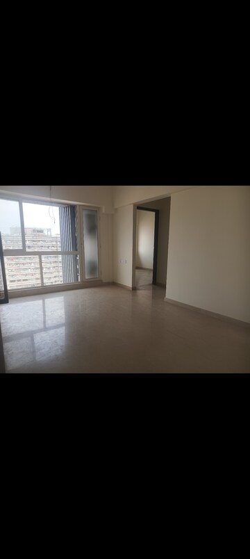 2 BHK Apartment For Rent in Omkar Signet, Malad East