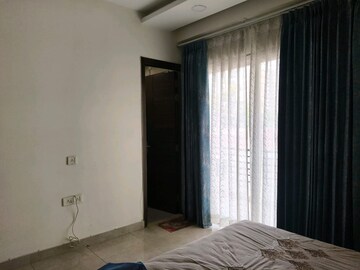 Bedroom in 3 BHK Builder Floor at BPTP Amstoria Plot, Sector 102 – for Rent