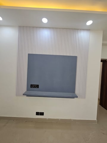Room in 3 BHK Apartment at Indiabulls Centrum Park, Sector 103 – for Sale