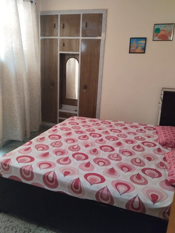 Bedroom in 2 BHK Apartment at Sector 10 Dwarka – for Rent