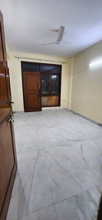 Room in 4 BHK Builder Floor at Ardee City, Sector 52 – for Sale