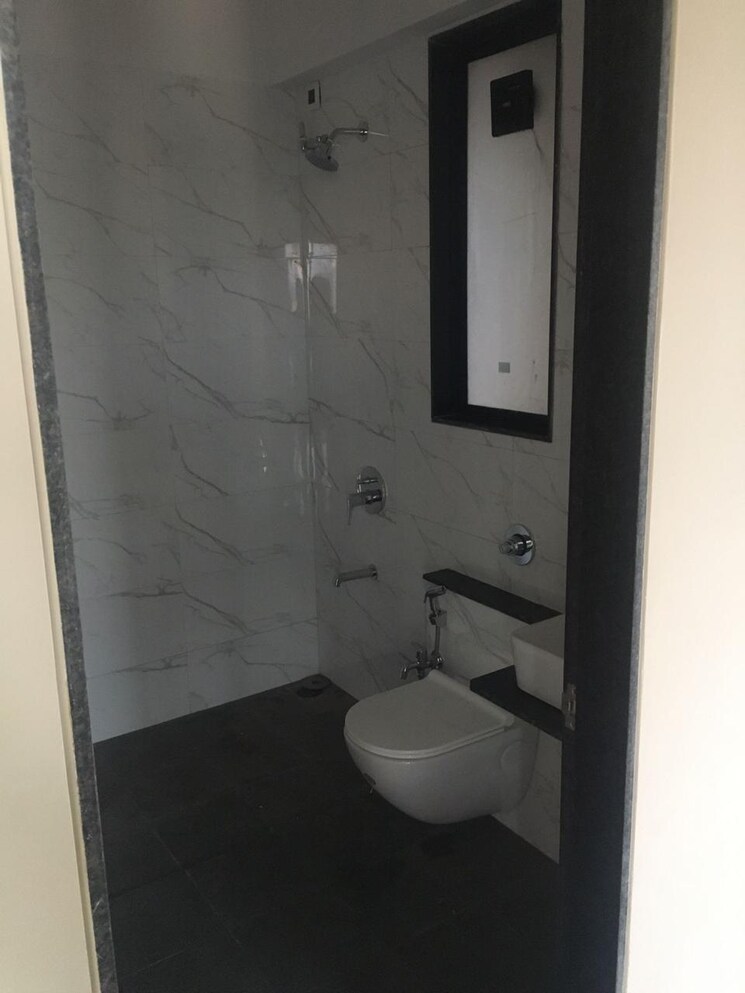Bathroom, raj-paradise-b-wing-chs-ltd 2 Bedroom 700 Sq.Ft. Apartment In Andheri East Mumbai 8739604