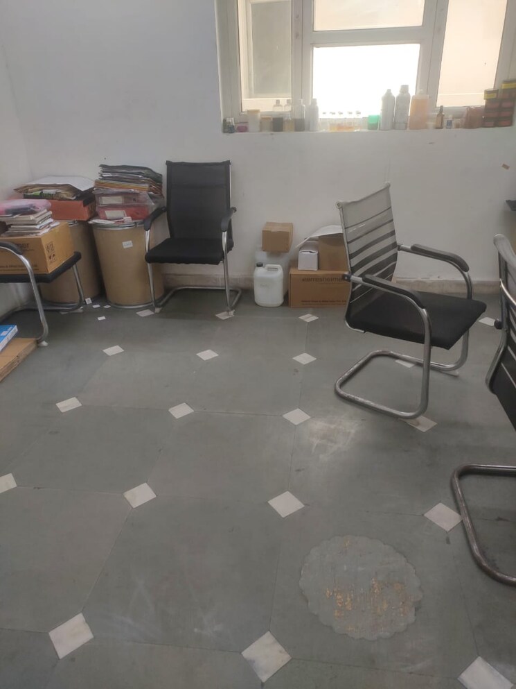 Team Area, sector 63 Commercial Office Space 1000 Sq.Ft. In Sector 63 Noida 8739536