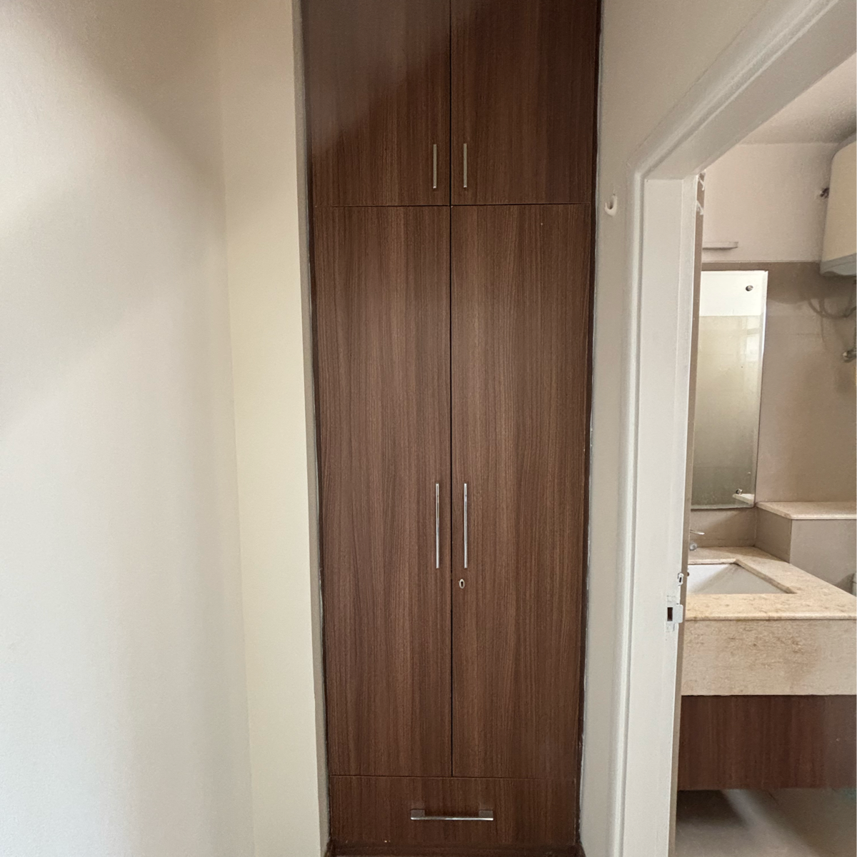 3 BHK + Servant Room Apartment For Rent in BPTP Park Prime