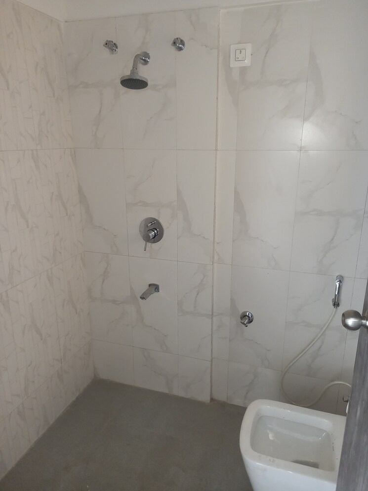 Bathroom, puravankara-silversands 3 Bedroom 1350 Sq.Ft. Apartment In Mundhwa Pune 8739576