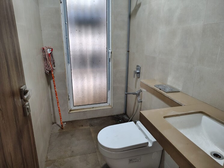 Bathroom, mantri-park 2 Bedroom 550 Sq.Ft. Apartment In Goregaon East Mumbai 8739622