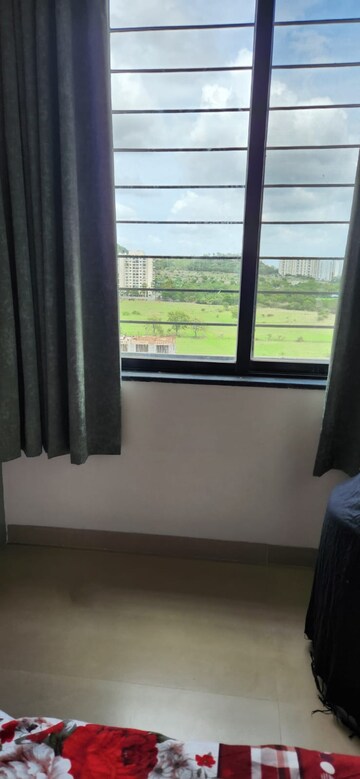 Room in 2 BHK Apartment at Ajit Periwinkle, Wagholi – for Rent