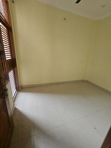2 BHK Builder Floor For Rent in Sector 9a