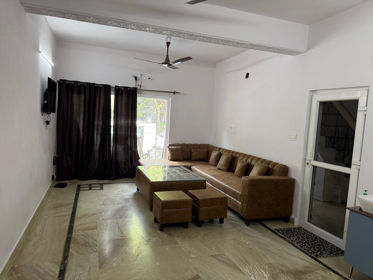 2 BHK + Study Room Builder Floor For Rent in Sector 40