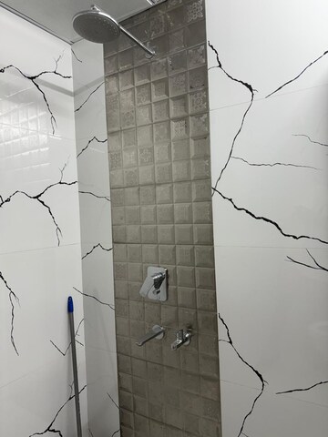 Bathroom in 2 BHK Builder Floor at Sector 40 – for Rent