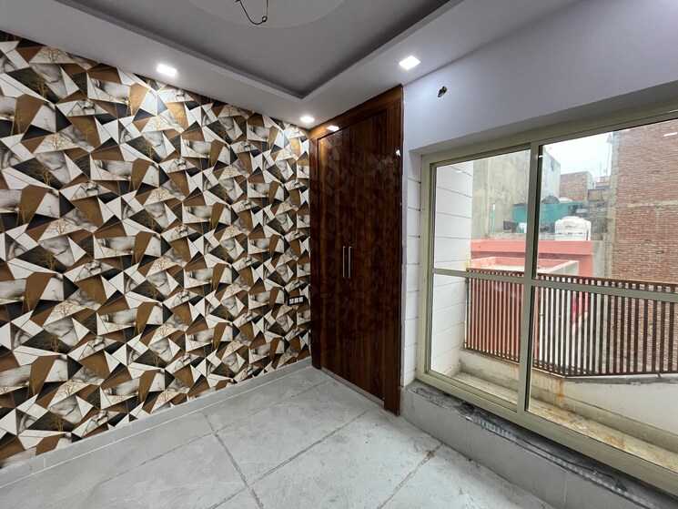  Parking, burari 2 Bedroom 450 Sq.Ft. Builder Floor In Burari Delhi 8739652