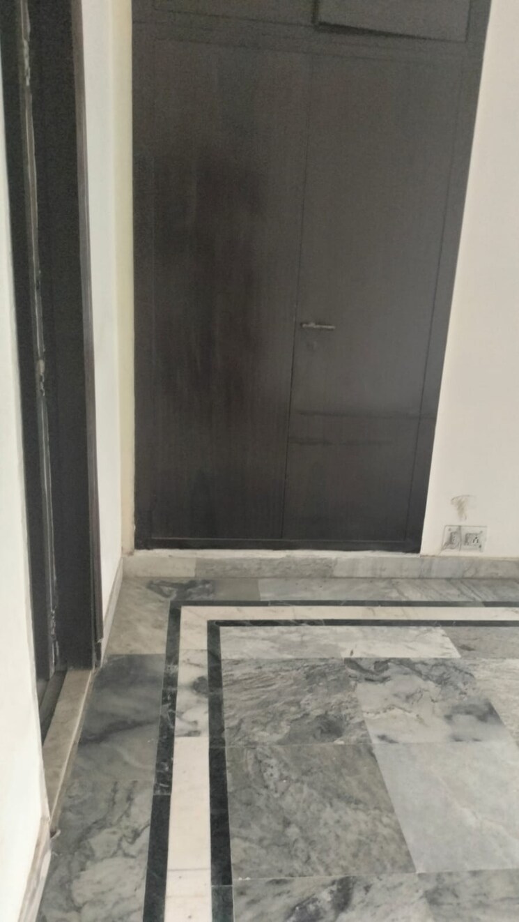 Bathroom, sector 21c 3 Bedroom 1500 Sq.Ft. Apartment In Sector 21c Faridabad 8739698