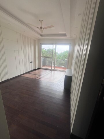 Room in 3 BHK Builder Floor at Central Park 3 Flower Valley, Sohna Sector 33 – for Rent