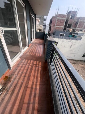 Balcony in 3 BHK Builder Floor at Central Park 3 Flower Valley, Sohna Sector 33 – for Rent