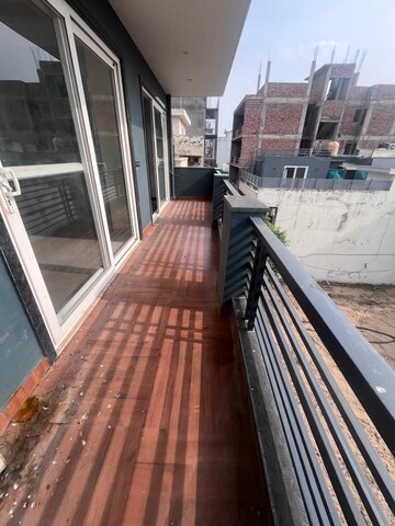 Balcony in 3 BHK Builder Floor at Central Park 3 Flower Valley, Sohna Sector 33 – for Rent