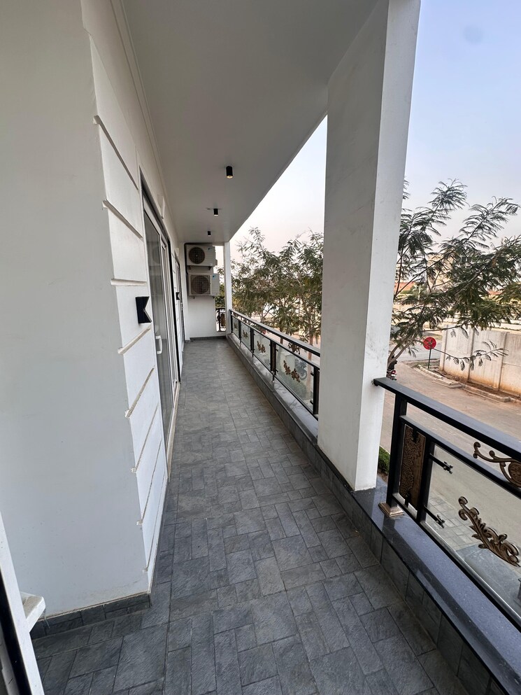 Balcony, central-park-3-flower-valley 3 Bedroom 2200 Sq.Ft. Builder Floor In Sohna Sector 33 Gurgaon 8739710