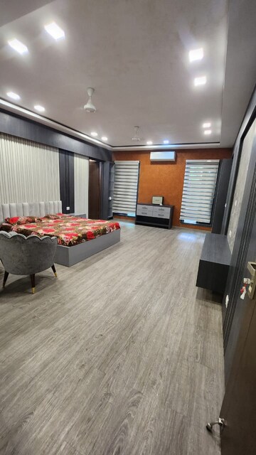 Parking in 5 BHK Villa at Saket – for Sale