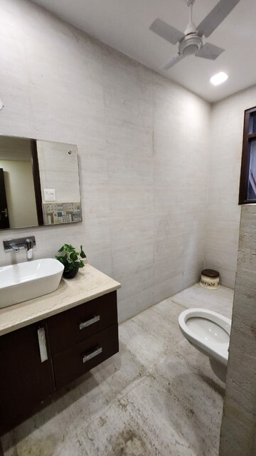 Bathroom in 5 BHK Villa at Saket – for Sale