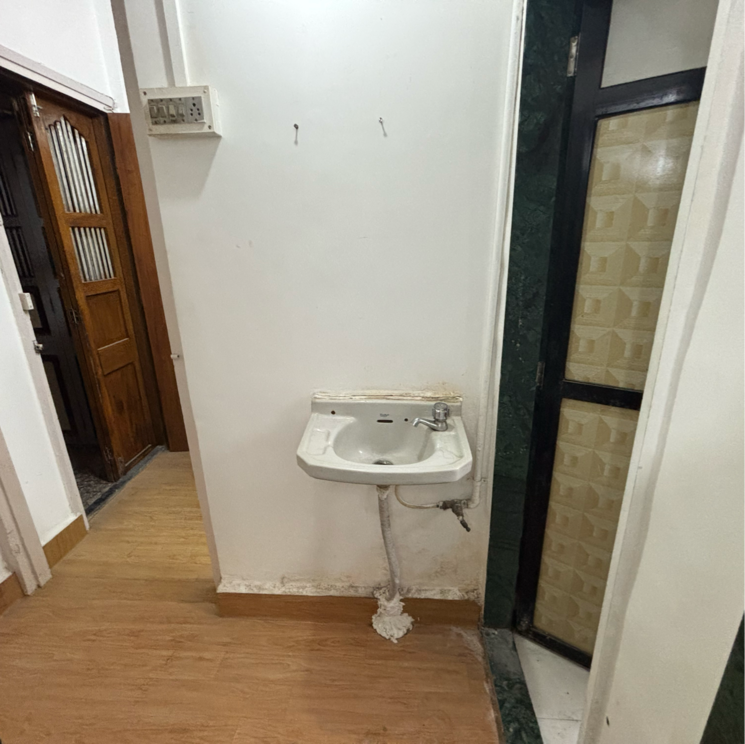 Bathroom, kandivali east 1 RK 300 Sq.Ft. Apartment In Kandivali East Mumbai 8739750