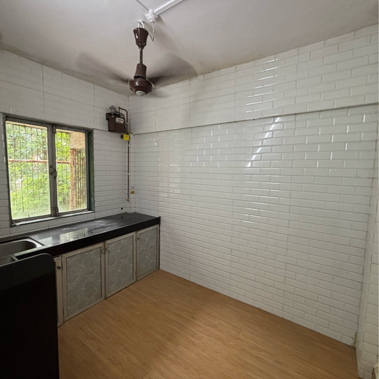 Room, kandivali east 1 RK 300 Sq.Ft. Apartment In Kandivali East Mumbai 8739750