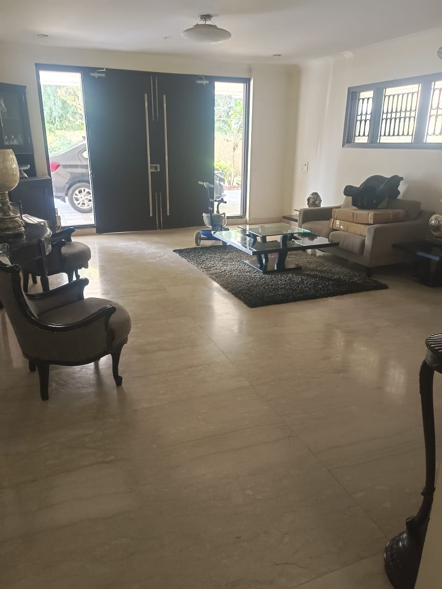 6 BHK + Servant Room Builder Floor For Sale in Saket