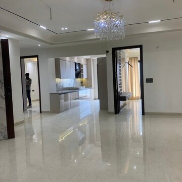 Room in 4 BHK Builder Floor at Ansal API Versalia, Sector 67a – for Sale