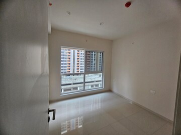 Room in 3 BHK Apartment at Godrej Green Cove, Mahalunge – for Rent