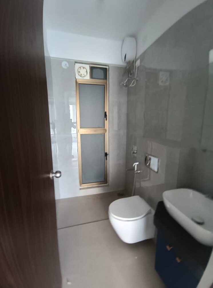 Bathroom, raymond-ten-x-habitat 2 Bedroom 644 Sq.Ft. Apartment In Pokhran Road No Two Thane 8739813