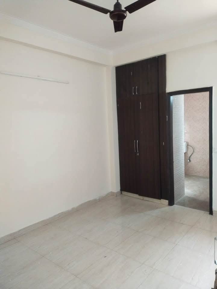 2 BHK + Pooja Room Builder Floor For Rent in Sector 9